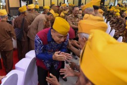 Melalui SK Kemenhan, Wali Kota Eri Cahyadi Dinobatkan Sebagai Anggota Kehormatan Legiun Veteran RI