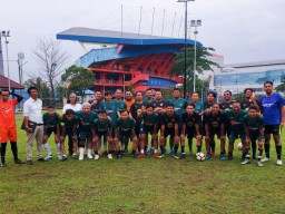 Gelar Fun Football PWI Malang dan PWI Surabaya Usung Semangat Persatuan