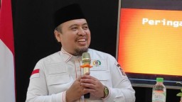 Bang Jo Sampaikan Semangat dan Ucapan Selamat kepada Pelajar Surabaya di Hari Pertama Sekolah