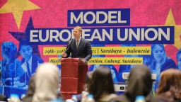 EU Centre di Universitas Airlangga Jadi Tuan Rumah Model European Union (MEU) Pertama Indonesia di Surabaya