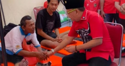 Kisah Humanis di Posko Mudik Pasar Turi: Didik Bledex Bantu Ongkos Pemudik yang Terlunta
