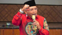 Didik Bledex Langsung Bantu Warga Terdampak Puting Beliung di Tembok Dukuh