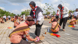 Gerakan Basuh Kaki Orang Tua di Surabaya Dinilai Jadi Terobosan Pendidikan Karakter