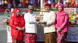 Plh Wali Kota Dukuh Penuh Kebangkitan Ekonomi UMKM di Surabaya