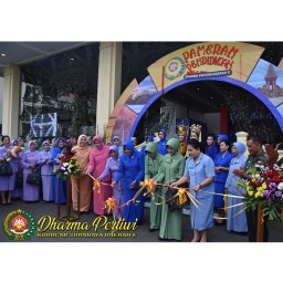 Pameran Pendidikan Dihadiri Ketua Dharma Pertiwi