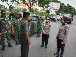 Dandim Tipe A Sambangi Posko Penyemprotan Perbatasan Surabaya - Madura