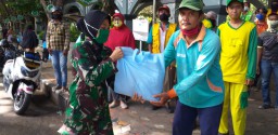 Kowad dan Polwan Berbagi di Hari Kartini
