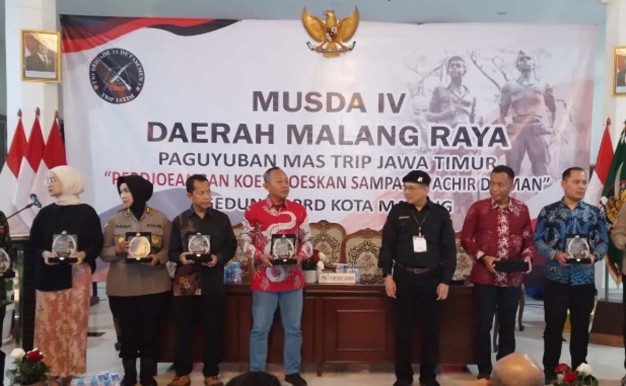 Gigih Sutata (ketiga dari kanan) saat prmbukaan Musda IV Paguyuban Mas TRIP Daerah Malang Raya. /Foto:Amar
