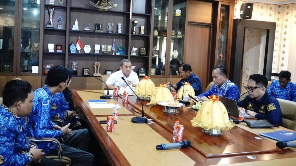 Bupati Jeneponto, H. Paris Yasir, S.E., M.M., mengikuti Zoom Meeting Monitoring dan Evaluasi Percepatan Penuntasan Tuberkulosis (TBC) Tahun 2026.(Humas Jeneponto)