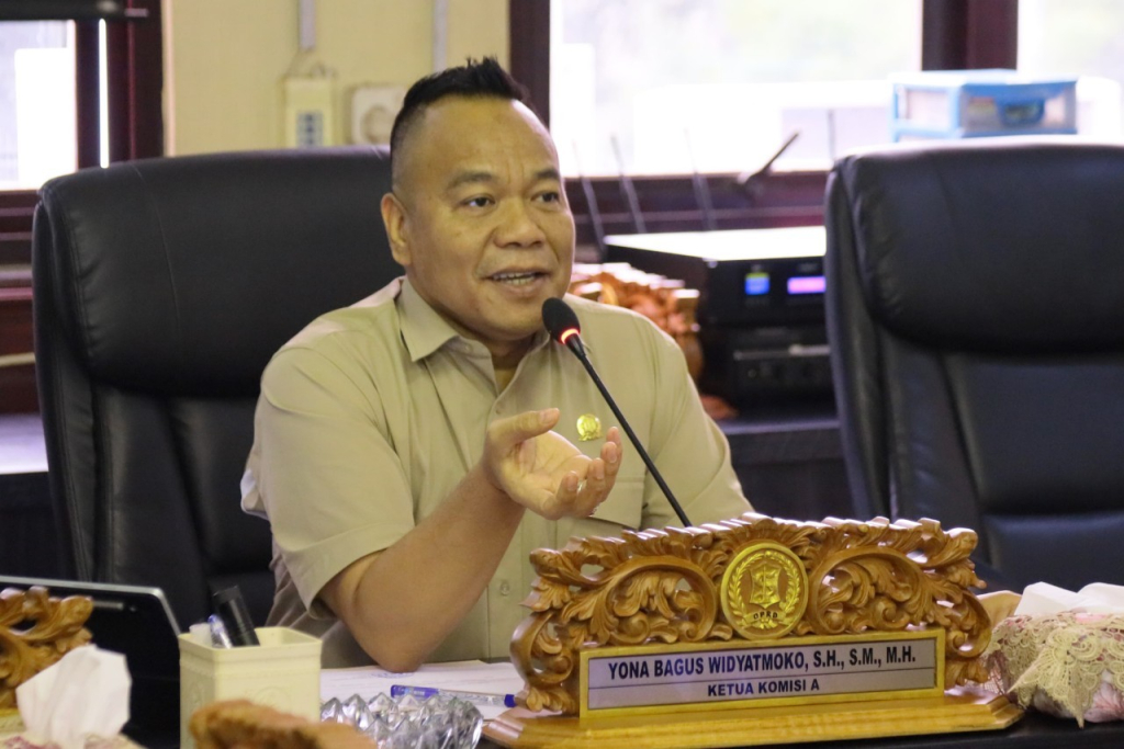 Yona Bagus Widyatmoko, Ketua Komisi A DPRD Surabaya. (Amar)