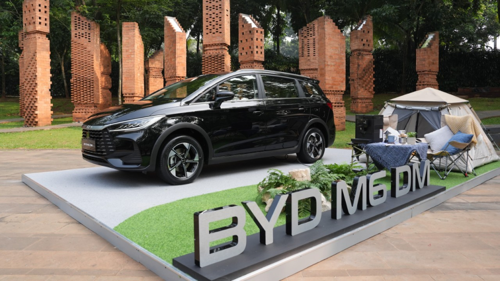 BYD Umumkan Harga Resmi M6 DM di Indonesia