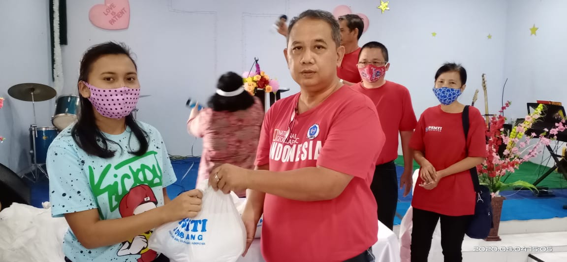 PSMTI Jombang Bagi Sembako